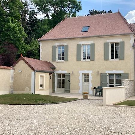 Gite Les Auregats Maligny Екстериор снимка